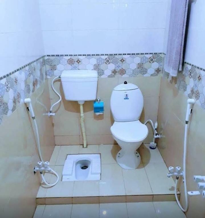 Galaxy Palace Near Millennium Mall Karaczi Zewnętrze zdjęcie